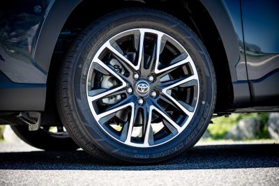 Toyota Corolla Cross cerchi in lega da 18"