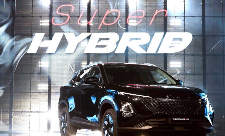 OMODA 5 Super Hybrid night