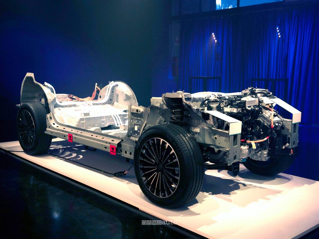 OMODA 9 piattaforma Super Hybrid