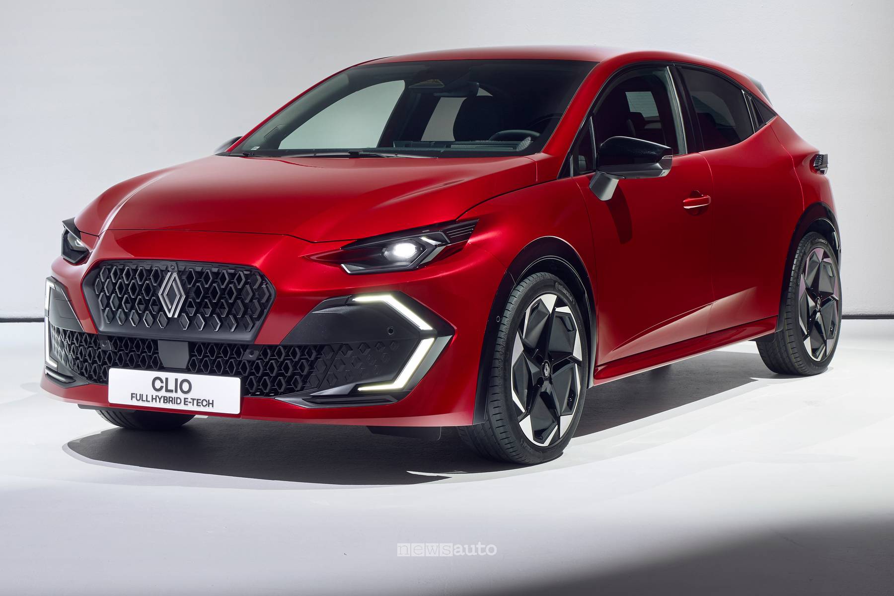 Renault Clio 2026, design, interni e motori