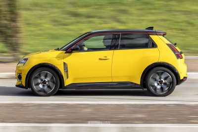 Renault 5 E-Tech Electric test su strada