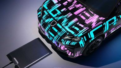 Ricarica wireless della Porsche Cayenne elettrica