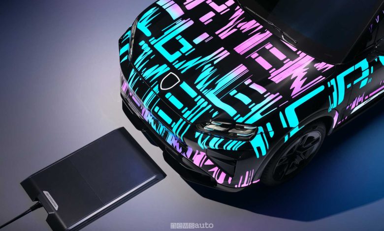 Ricarica wireless della Porsche Cayenne elettrica