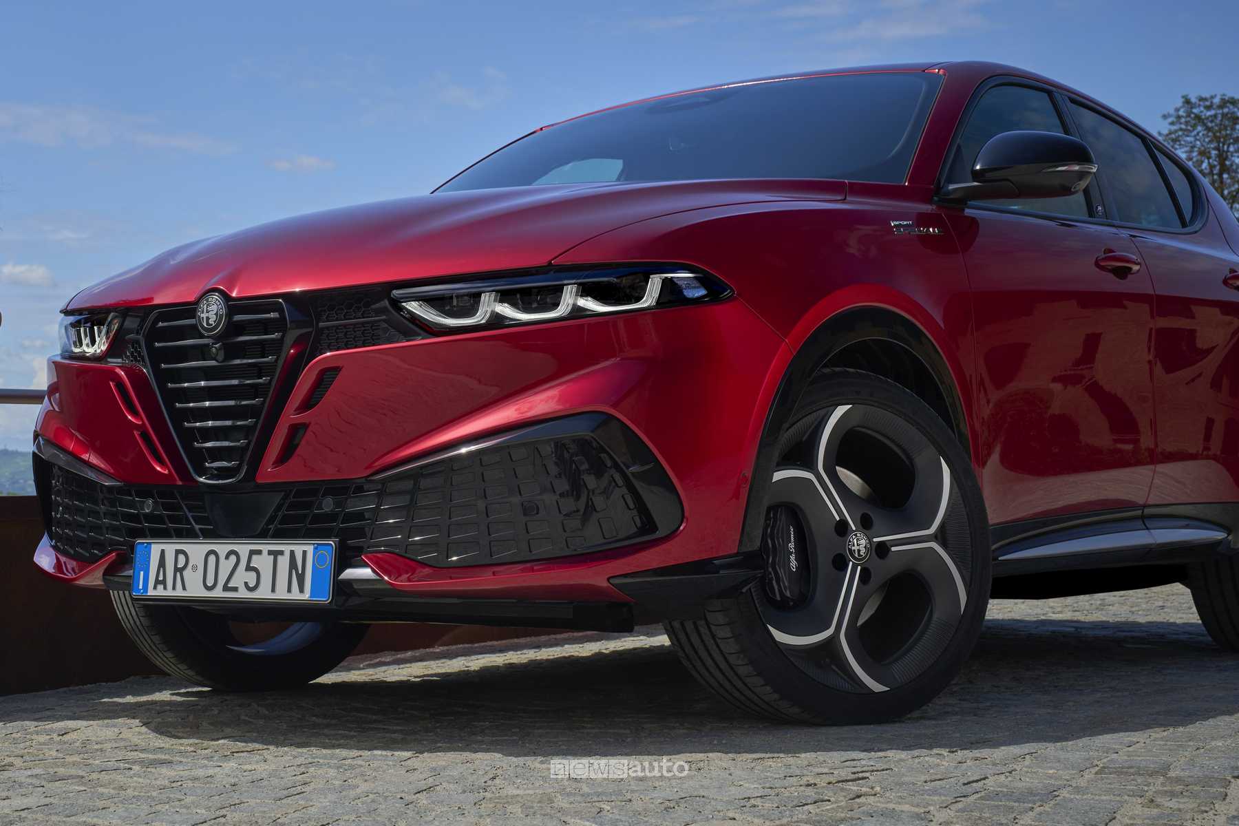 FOTO Alfa Romeo Tonale 2026, tutte le immagini