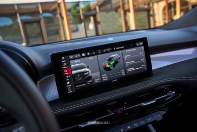 Alfa Romeo Tonale display infotainment da 10,25"