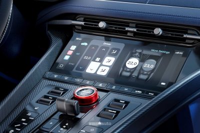 Aston Martin DB12 S display con Apple CarPlay Ultra