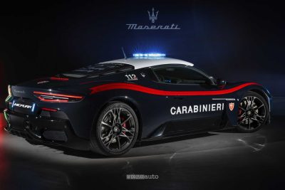 Maserati McPura dei Carabinieri posteriore 3/4