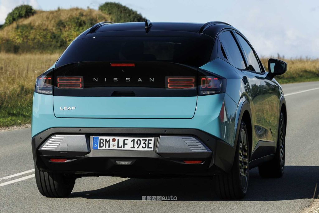 Nuova Nissan Leaf su strada