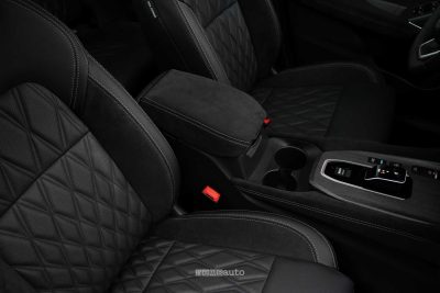 Nissan Qashqai e-POWER bracciolo sedili anteriori
