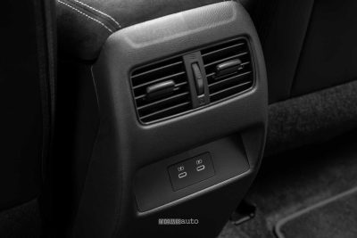 Nissan Qashqai e-POWER prese USB-C fila posteriore