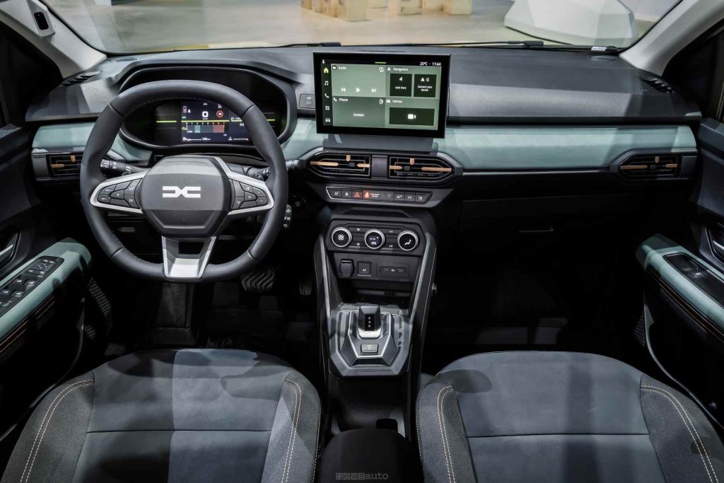 L'abitacolo delle nuove Dacia Sandero e Sandero Stepway aggiornato - FOTO NUOVA DACIA SANDERO