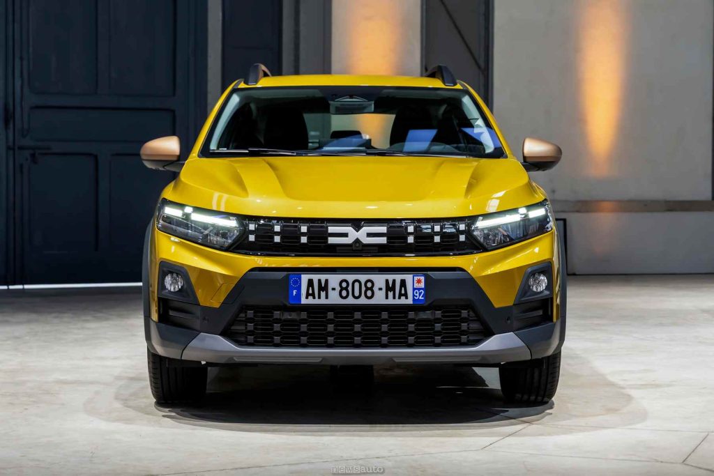 FOTO nuova Dacia Sandero Stepway 2026