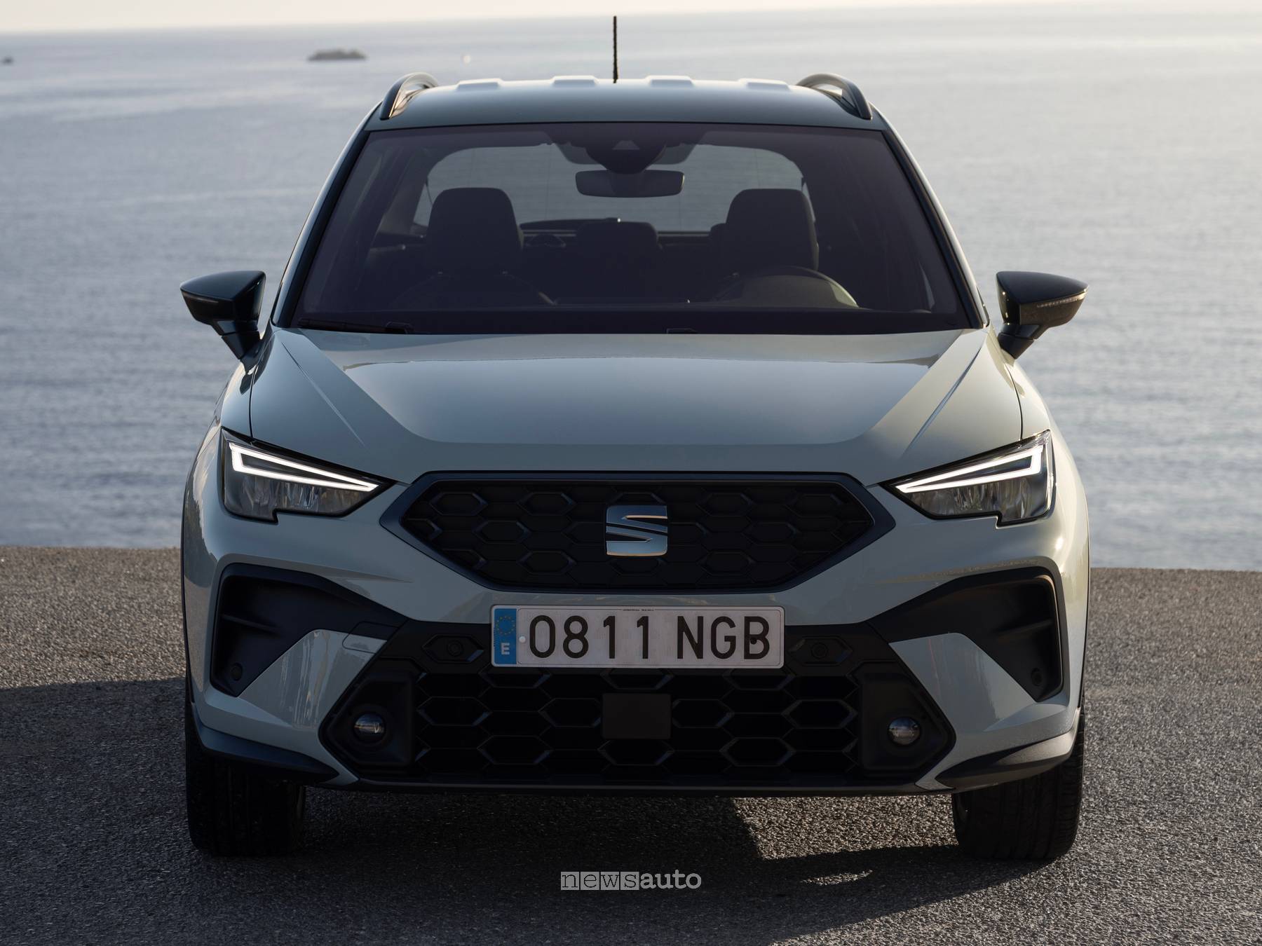 Nuova SEAT Arona, caratteristiche, come cambiano esterni e interni, prezzo