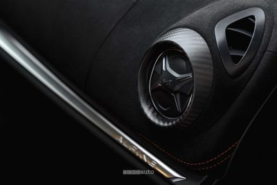 Alpine A110 R Ultime dettagli in carbonio nella bocchetta di aereazione