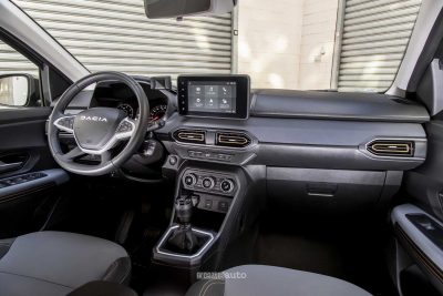 Dacia Sandero Stepway plancia abitacolo