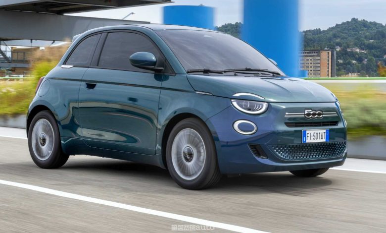 Nuova Fiat 500 Hybrid Torino su strada