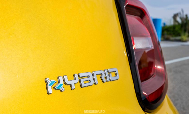 Nuova Fiat 500 logo Hybrid portellone posteriore