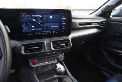 Ford Mustang Dark Horse display infotainment