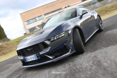 Ford Mustang Dark Horse test in pista all'ISAM