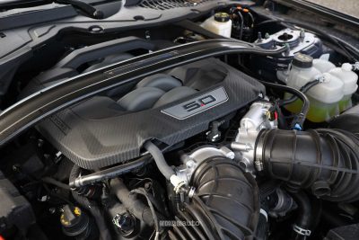 Ford Mustang Dark Horse vano motore 5.0 litri