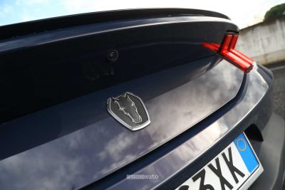 Ford Mustang Dark Horse telecamera posteriore