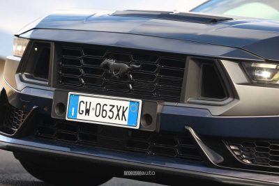 Ford Mustang Dark Horse griglia anteriore