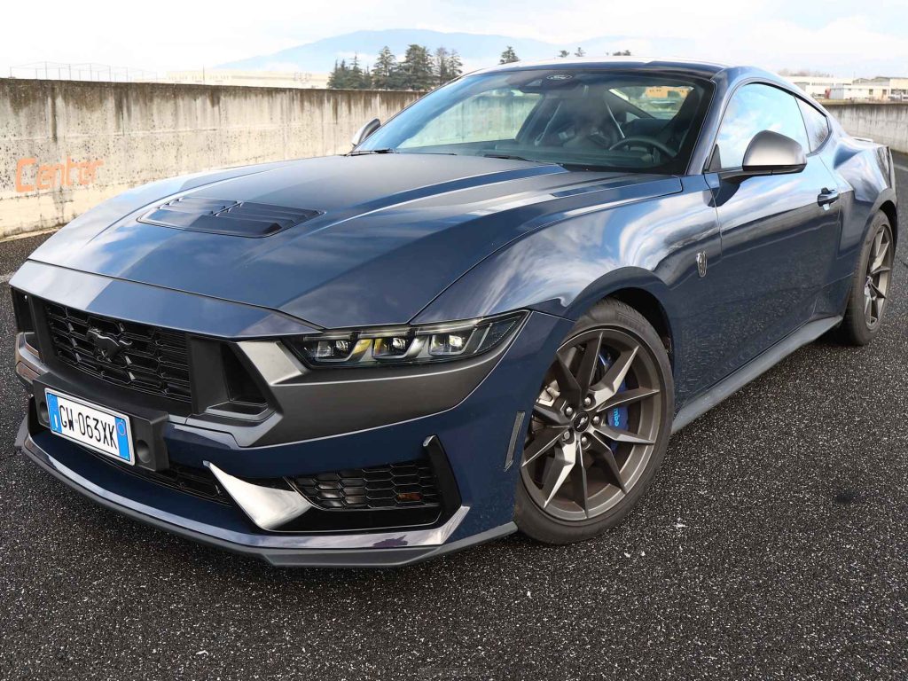 La Nuova Ford Mustang Dark Horse
