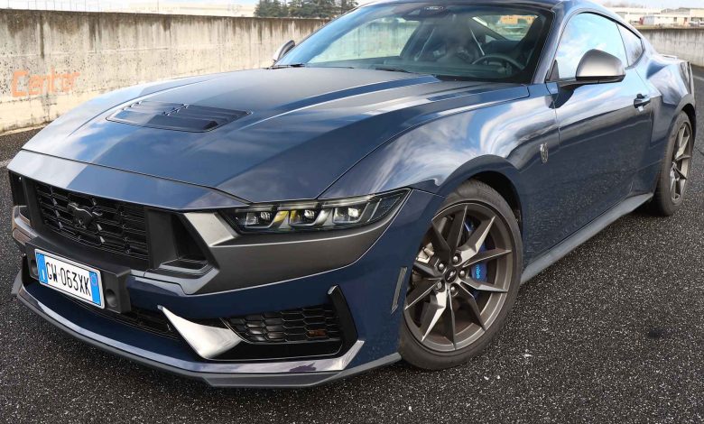 Ford Mustang Dark Horse