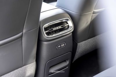 Leapmotor B10 prese USB-C fila posteriore