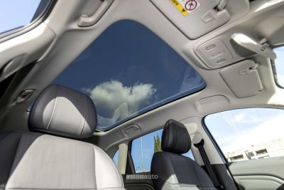 Leapmotor B10 tetto panoramico