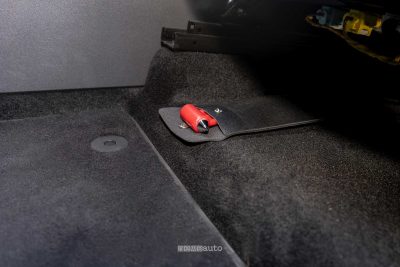 Leapmotor B10 martello frangivetro in dotazione