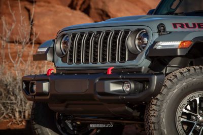 Nuova Jeep Wrangler Rubicon 2026 paraurti anteriore