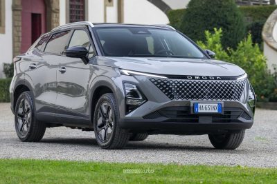 Omoda 5 SHS-H anteriore 3/4