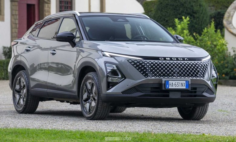 Omoda 5 SHS-H anteriore 3/4