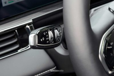 Omoda 5 SHS-H leva devia luci e tergicristallo