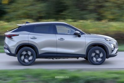 Omoda 5 SHS-H su strada