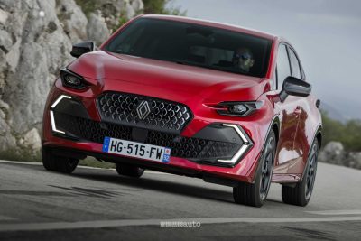 Nuova Renault Clio su strada