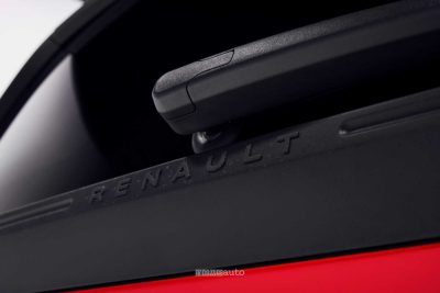 Renault Twingo E-Tech-Electric Techno Rouge Absolu dettagli portellone posteriore