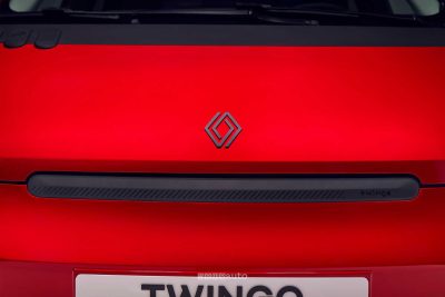 Renault Twingo E-Tech-Electric Techno Rouge Absolu portellone posteriore