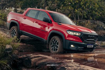 RAM Rampage Rebel guado in off road