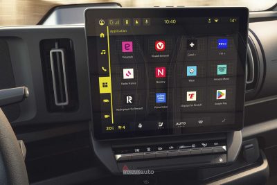 Renault Trafic Van E-Tech Electric display infotainment da 12’