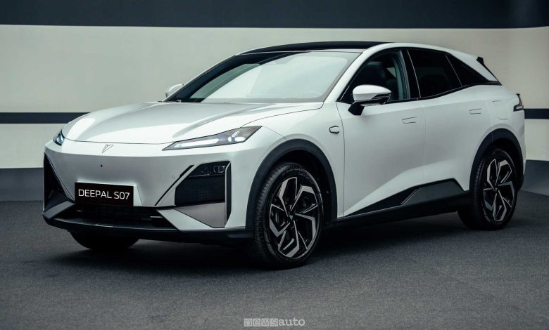 Changan Deepal S07 anteriore 3/4