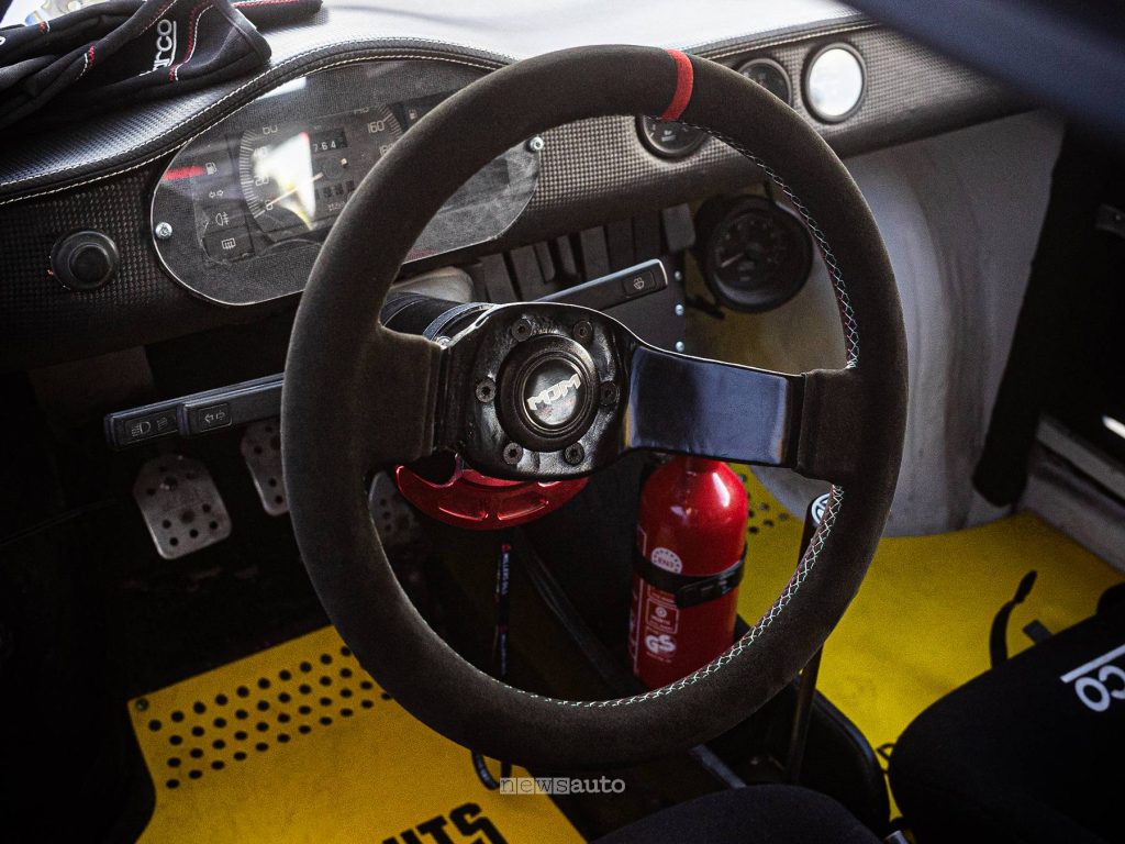 Hot Wheels Legends Tour 2025 Fiat 126 dettaglio interni