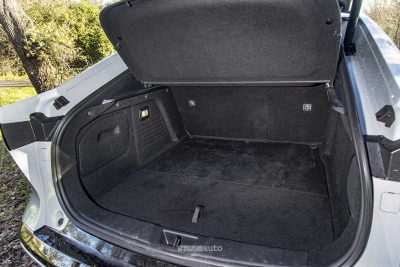 Mazda 6e bagagliaio abitacolo