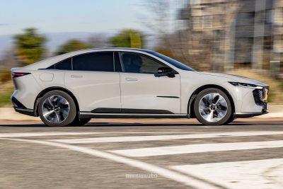 Mazda 6e test su strada