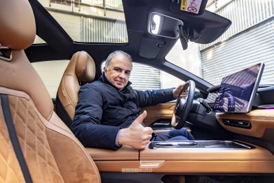 Giovanni Mancini alla guida della Mazda 6e