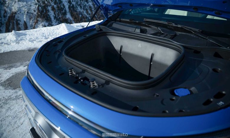 Nuova Mercedes GLB 250+ bagagliaio frunk anteriore