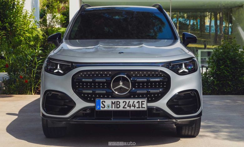 Nuova Mercedes GLB frontale