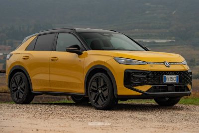 Nuova Volkswagen T-Roc R Line anteriore 3/4