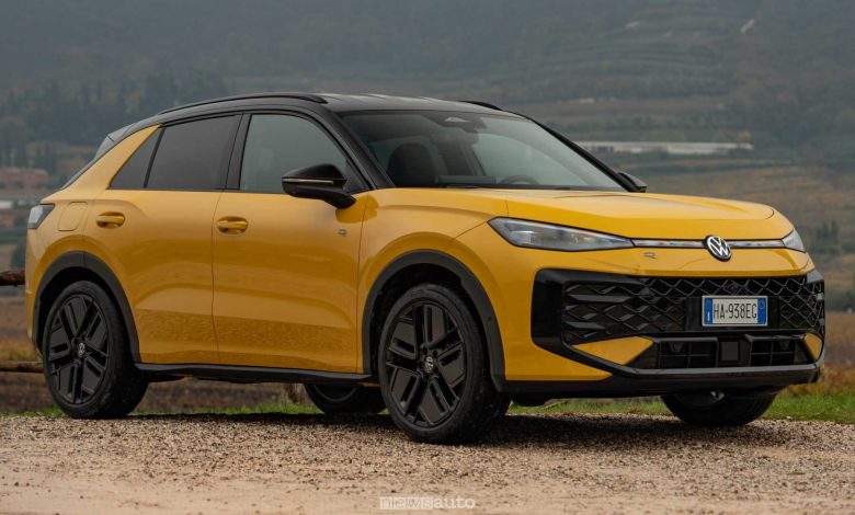 Nuova Volkswagen T-Roc R Line anteriore 3/4